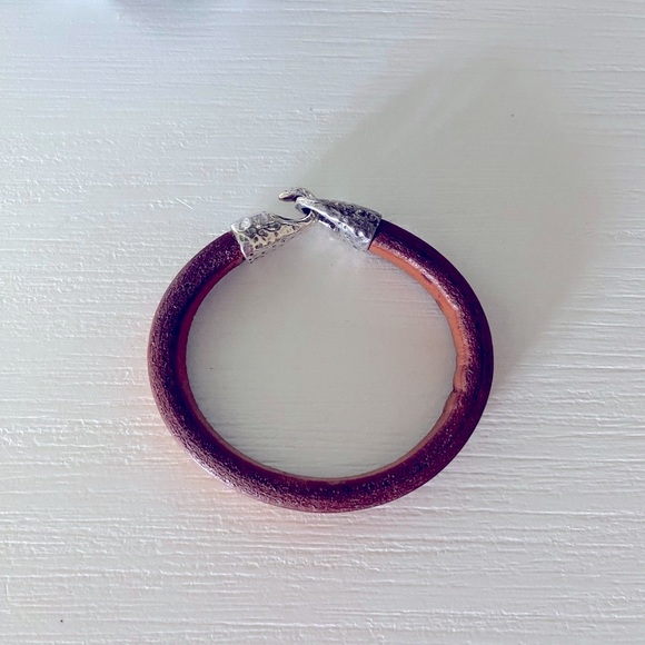 Silver Plated closure Brown Leather bangle Bracelet with hook clasp - Picture 5 of 5